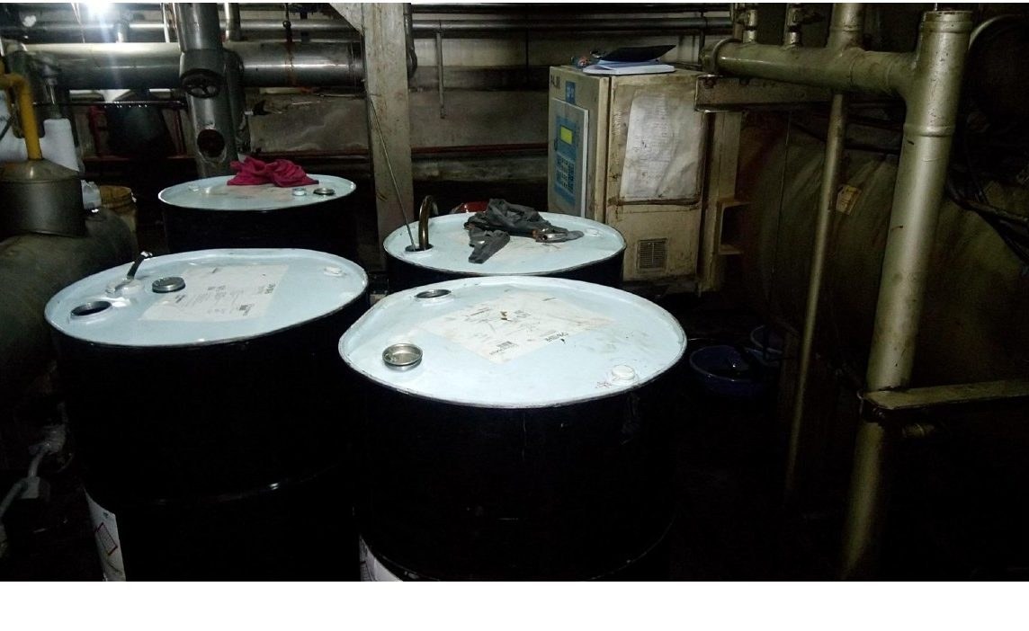 Phuy dầu CPI tại phòng máy nén lạnh amoniac của nhà máy chế biến cá tra