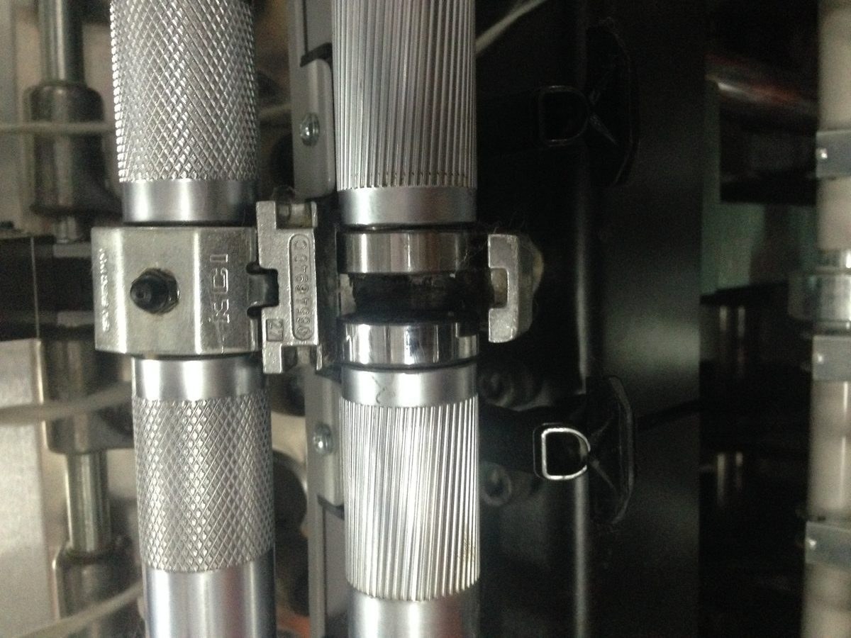Draw-frame roller after 18 days: LUBCON grease still in place at the roller end bearing